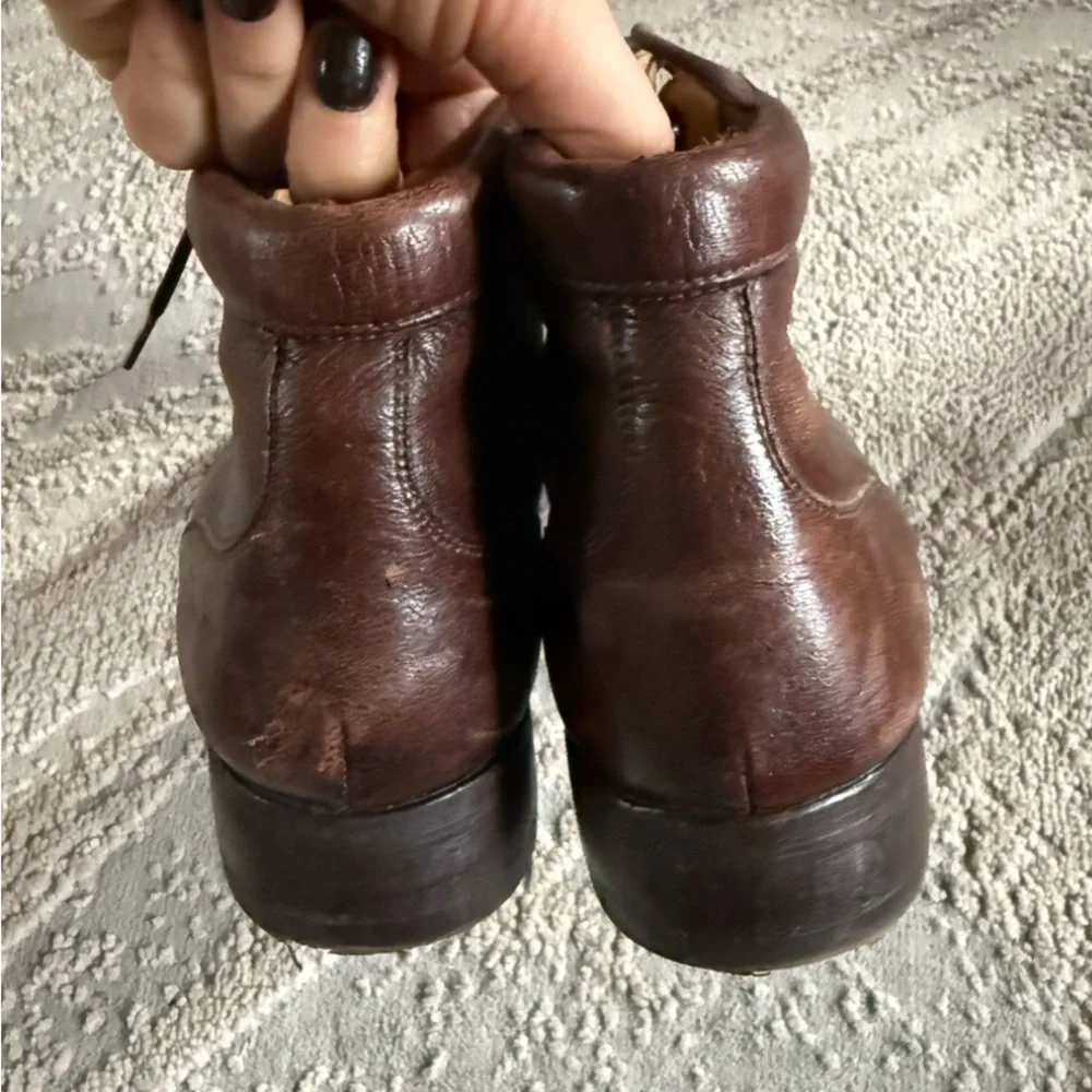 NEIMAN MARCUS brown lace up ankle boots leather made in Italy 9.5